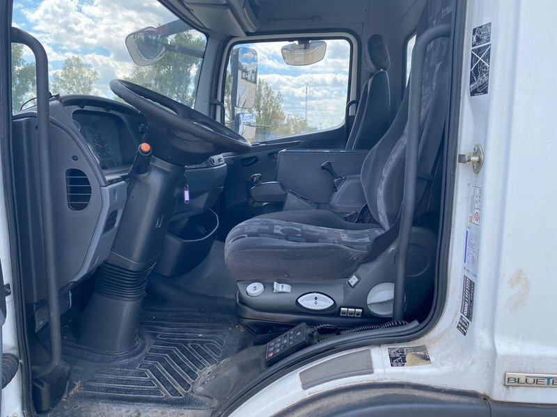 Zakup Mercedes-Benz Atego 818 - 3 sided tipper Mercedes-Benz Atego 818 - 3 sided tipper: slika Zakup Mercedes-Benz Atego 818 - 3 sided tipper Mercedes-Benz Atego 818 - 3 sided tipper