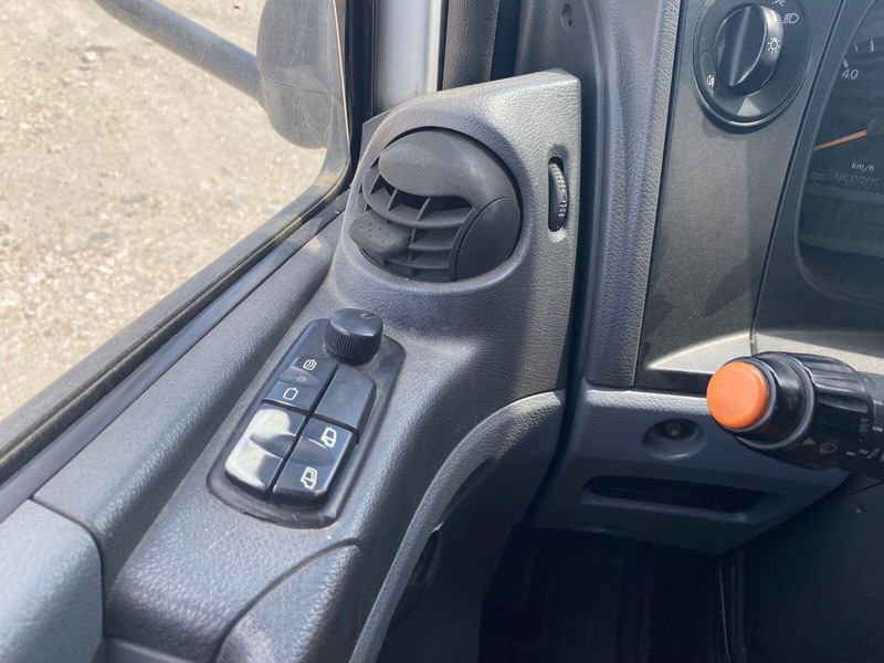 Zakup Mercedes-Benz Atego 818 - 3 sided tipper Mercedes-Benz Atego 818 - 3 sided tipper: slika Zakup Mercedes-Benz Atego 818 - 3 sided tipper Mercedes-Benz Atego 818 - 3 sided tipper