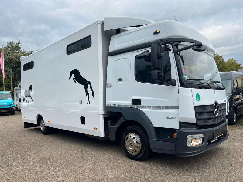 Mercedes-Benz Atego 823 - Horse transporter - Kamion za prijevoz konja: slika Mercedes-Benz Atego 823 - Horse transporter - Kamion za prijevoz konja Mercedes-Benz Atego 823 - Horse transporter - Kamion za prijevoz konja: slika Mercedes-Benz Atego 823 - Horse transporter - Kamion za prijevoz konja
