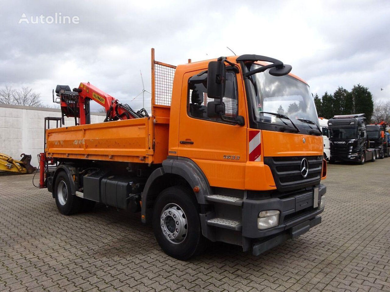 Mercedes-Benz Axor 1833 - Kiper, Kamion s kranom: slika Mercedes-Benz Axor 1833 - Kiper, Kamion s kranom Mercedes-Benz Axor 1833 - Kiper, Kamion s kranom: slika Mercedes-Benz Axor 1833 - Kiper, Kamion s kranom