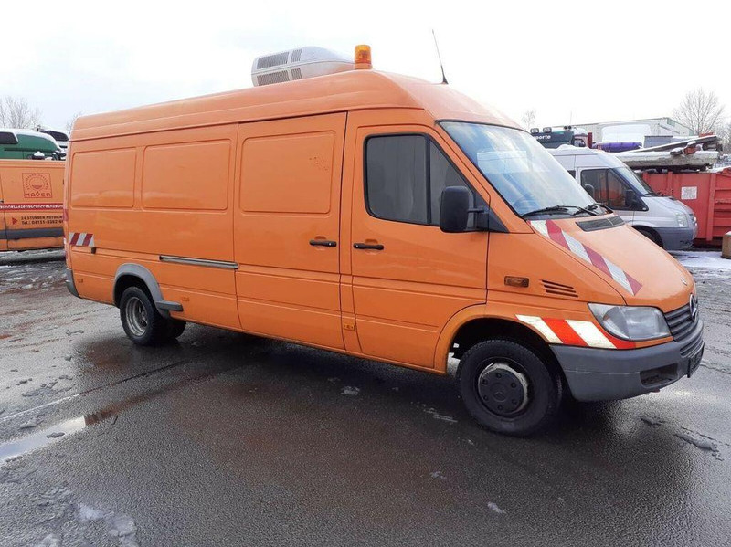 Mercedes-Benz Sprinter 413 - Vakum kamion: slika Mercedes-Benz Sprinter 413 - Vakum kamion Mercedes-Benz Sprinter 413 - Vakum kamion: slika Mercedes-Benz Sprinter 413 - Vakum kamion