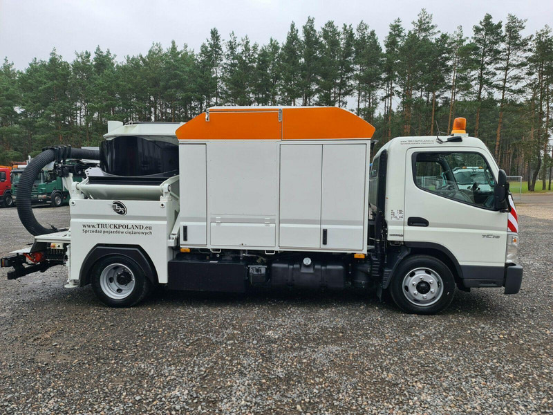 Mitsubishi CANTER Szippantóskocsi - Vakum kamion: slika Mitsubishi CANTER Szippantóskocsi - Vakum kamion Mitsubishi CANTER Szippantóskocsi - Vakum kamion: slika Mitsubishi CANTER Szippantóskocsi - Vakum kamion