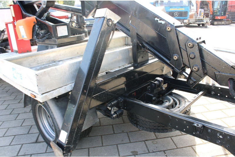 Nissan Cabstar E 120 Sequani Z20 - 20 meter - Podizna platforma montirana na kamion: slika Nissan Cabstar E 120 Sequani Z20 - 20 meter - Podizna platforma montirana na kamion Nissan Cabstar E 120 Sequani Z20 - 20 meter - Podizna platforma montirana na kamion: slika Nissan Cabstar E 120 Sequani Z20 - 20 meter - Podizna platforma montirana na kamion