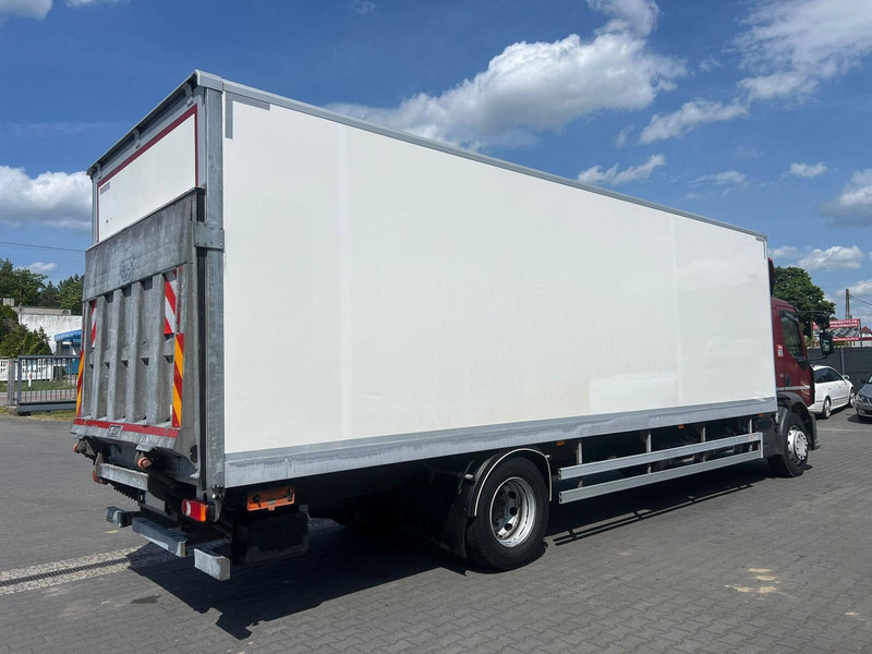 Renault D 18 250 DTI 18T REFRIGERATOR + LIFT - Kamion hladnjača: slika Renault D 18 250 DTI 18T REFRIGERATOR + LIFT - Kamion hladnjača Renault D 18 250 DTI 18T REFRIGERATOR + LIFT - Kamion hladnjača: slika Renault D 18 250 DTI 18T REFRIGERATOR + LIFT - Kamion hladnjača