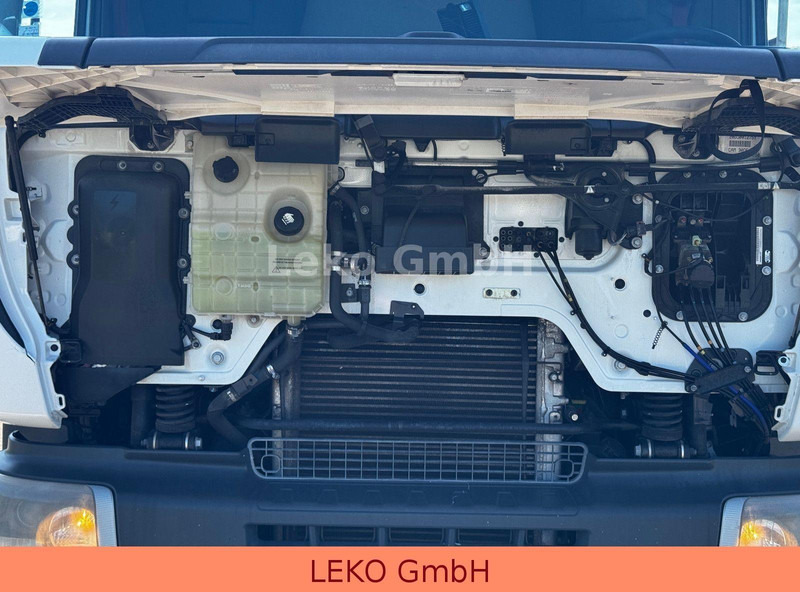 Kamion hladnjača Renault D Wide 19.290: slika Kamion hladnjača Renault D Wide 19.290 Kamion hladnjača Renault D Wide 19.290: slika Kamion hladnjača Renault D Wide 19.290