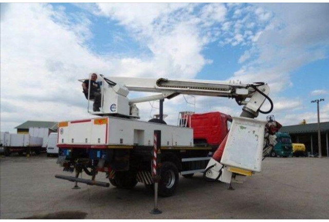 Renault KERAX 410.19 4x4 Emelőkosaras Cela 17m - Podizna platforma montirana na kamion: slika Renault KERAX 410.19 4x4 Emelőkosaras Cela 17m - Podizna platforma montirana na kamion Renault KERAX 410.19 4x4 Emelőkosaras Cela 17m - Podizna platforma montirana na kamion: slika Renault KERAX 410.19 4x4 Emelőkosaras Cela 17m - Podizna platforma montirana na kamion