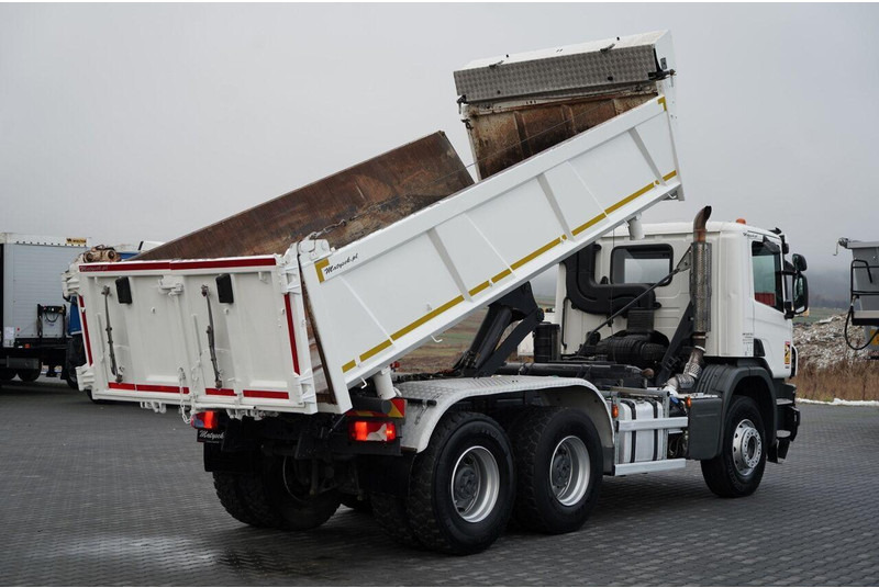 Scania P 410 / 6x4 / WYWROTKA DWU-STRONNA / HYDROBURTA / BOARDMATIC / - Kiper: slika Scania P 410 / 6x4 / WYWROTKA DWU-STRONNA / HYDROBURTA / BOARDMATIC / - Kiper Scania P 410 / 6x4 / WYWROTKA DWU-STRONNA / HYDROBURTA / BOARDMATIC / - Kiper: slika Scania P 410 / 6x4 / WYWROTKA DWU-STRONNA / HYDROBURTA / BOARDMATIC / - Kiper