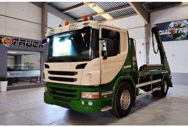 Scania P360 - Utovarivač s proklizavajućim upravljanjem: slika Scania P360 - Utovarivač s proklizavajućim upravljanjem Scania P360 - Utovarivač s proklizavajućim upravljanjem: slika Scania P360 - Utovarivač s proklizavajućim upravljanjem