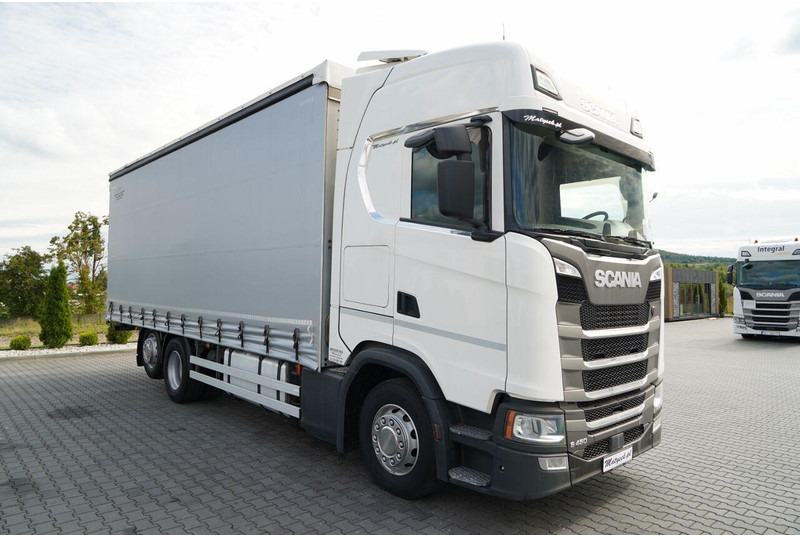 Scania S 450 / SOLÓWKA / 6X2 / OŚ PODNOSZONA / 2019 / - Kamion s ceradom: slika Scania S 450 / SOLÓWKA / 6X2 / OŚ PODNOSZONA / 2019 / - Kamion s ceradom Scania S 450 / SOLÓWKA / 6X2 / OŚ PODNOSZONA / 2019 / - Kamion s ceradom: slika Scania S 450 / SOLÓWKA / 6X2 / OŚ PODNOSZONA / 2019 / - Kamion s ceradom