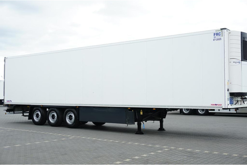 Schmitz Cargobull CHŁODNIA / CARRIER VECTOR 1350 - Poluprikolica hladnjača: slika Schmitz Cargobull CHŁODNIA / CARRIER VECTOR 1350 - Poluprikolica hladnjača Schmitz Cargobull CHŁODNIA / CARRIER VECTOR 1350 - Poluprikolica hladnjača: slika Schmitz Cargobull CHŁODNIA / CARRIER VECTOR 1350 - Poluprikolica hladnjača