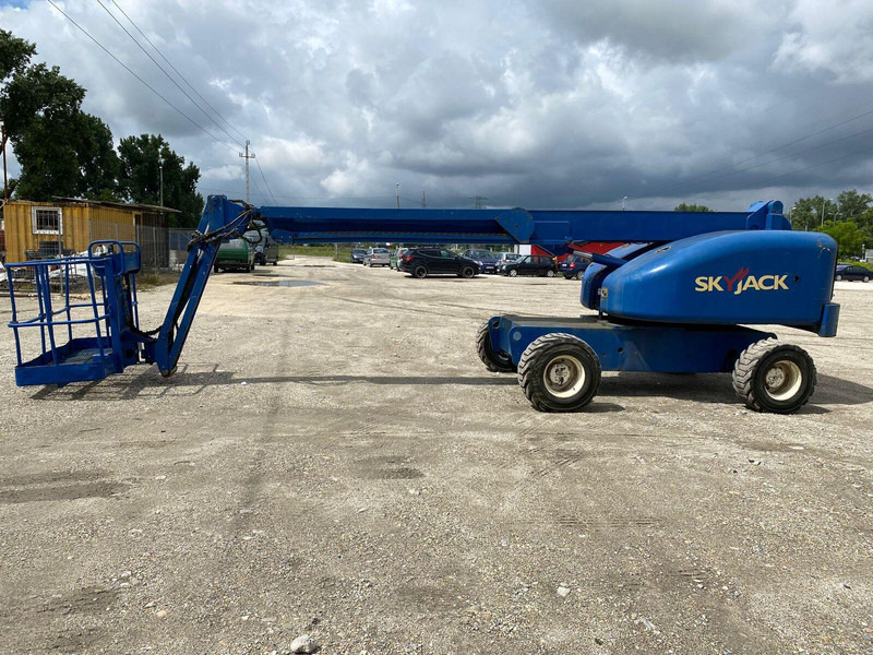 Skyjack SJ40T 4x4 Diesel - Lifting basket - 14m - Podizna platforma: slika Skyjack SJ40T 4x4 Diesel - Lifting basket - 14m - Podizna platforma Skyjack SJ40T 4x4 Diesel - Lifting basket - 14m - Podizna platforma: slika Skyjack SJ40T 4x4 Diesel - Lifting basket - 14m - Podizna platforma