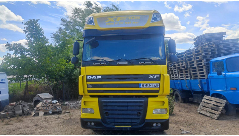 DAF XF 105.410 Tractor Lowdeck - MEGA - Tegljač: slika DAF XF 105.410 Tractor Lowdeck - MEGA - Tegljač DAF XF 105.410 Tractor Lowdeck - MEGA - Tegljač: slika DAF XF 105.410 Tractor Lowdeck - MEGA - Tegljač
