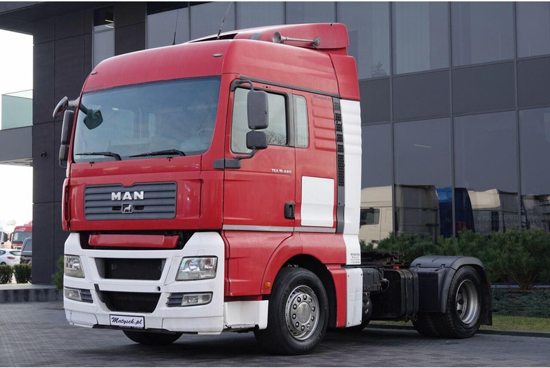 MAN TGA 18.440 - Tegljač: slika MAN TGA 18.440 - Tegljač MAN TGA 18.440 - Tegljač: slika MAN TGA 18.440 - Tegljač