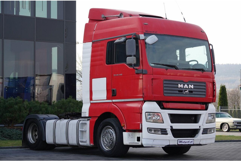 MAN TGA 18.440 - Tegljač: slika MAN TGA 18.440 - Tegljač MAN TGA 18.440 - Tegljač: slika MAN TGA 18.440 - Tegljač