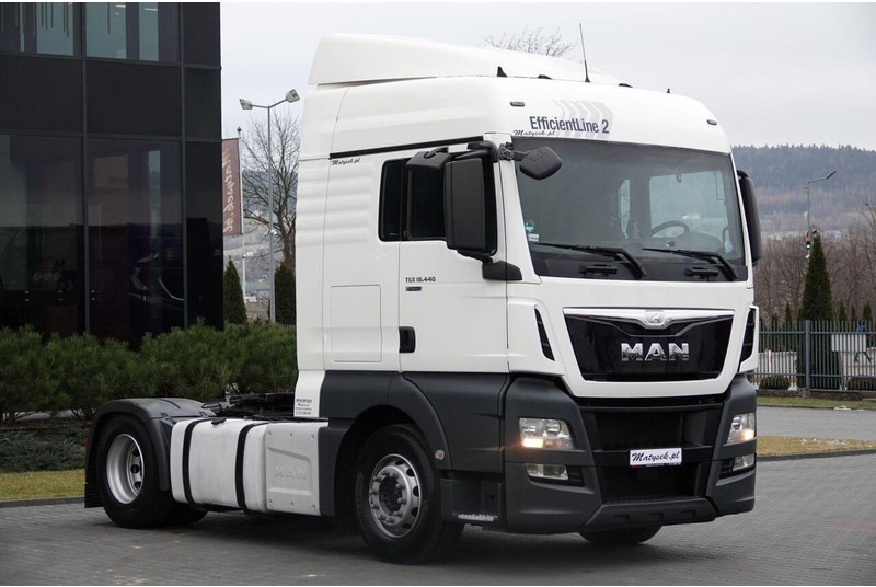MAN TGX 18. 440 / XLX / STANDARD / 2016 ROK / PO KONTRAKCIE SERWISOW - Tegljač: slika MAN TGX 18. 440 / XLX / STANDARD / 2016 ROK / PO KONTRAKCIE SERWISOW - Tegljač MAN TGX 18. 440 / XLX / STANDARD / 2016 ROK / PO KONTRAKCIE SERWISOW - Tegljač: slika MAN TGX 18. 440 / XLX / STANDARD / 2016 ROK / PO KONTRAKCIE SERWISOW - Tegljač