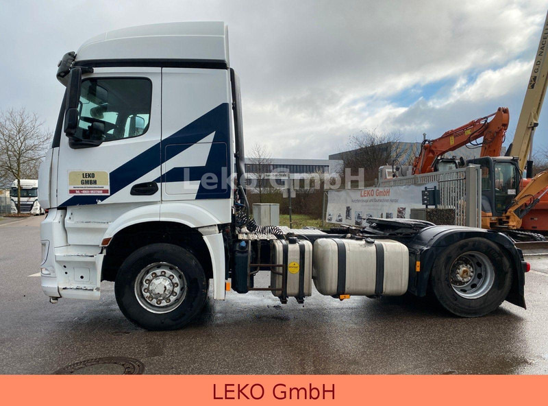 Mercedes-Benz Arocs 4x4 Euro 6 Kipphydraulik - Tegljač: slika Mercedes-Benz Arocs 4x4 Euro 6 Kipphydraulik - Tegljač Mercedes-Benz Arocs 4x4 Euro 6 Kipphydraulik - Tegljač: slika Mercedes-Benz Arocs 4x4 Euro 6 Kipphydraulik - Tegljač