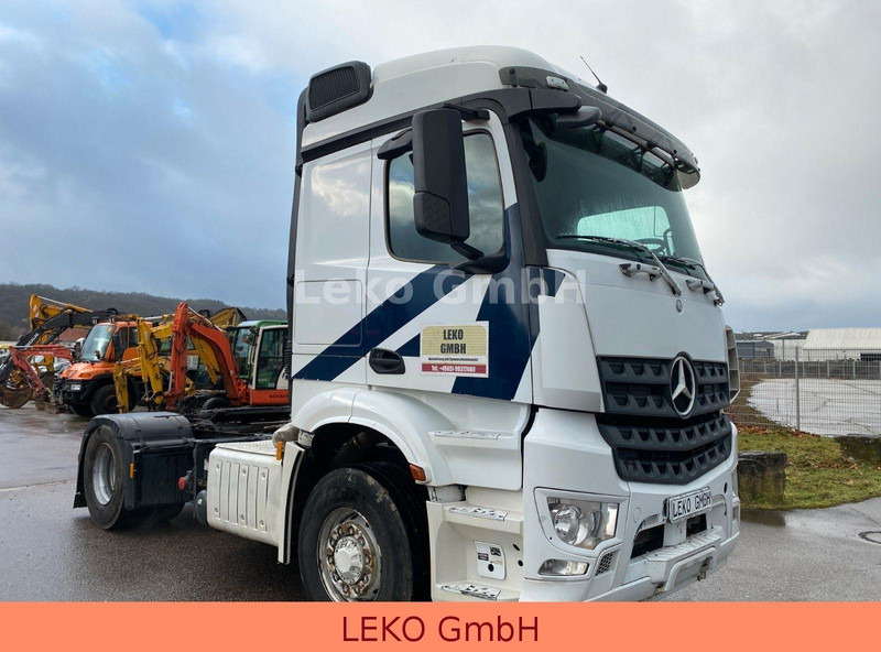 Mercedes-Benz Arocs 4x4 Euro 6 Kipphydraulik - Tegljač: slika Mercedes-Benz Arocs 4x4 Euro 6 Kipphydraulik - Tegljač Mercedes-Benz Arocs 4x4 Euro 6 Kipphydraulik - Tegljač: slika Mercedes-Benz Arocs 4x4 Euro 6 Kipphydraulik - Tegljač
