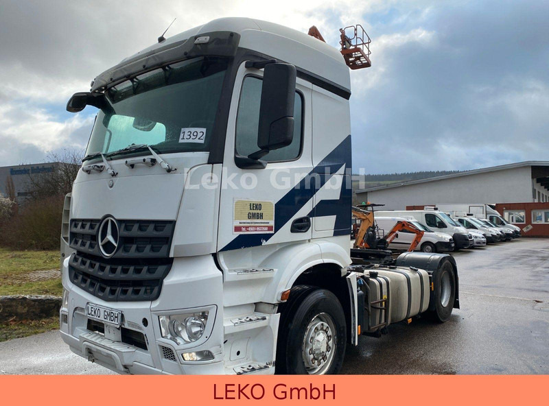 Mercedes-Benz Arocs 4x4 Euro 6 Kipphydraulik - Tegljač: slika Mercedes-Benz Arocs 4x4 Euro 6 Kipphydraulik - Tegljač Mercedes-Benz Arocs 4x4 Euro 6 Kipphydraulik - Tegljač: slika Mercedes-Benz Arocs 4x4 Euro 6 Kipphydraulik - Tegljač