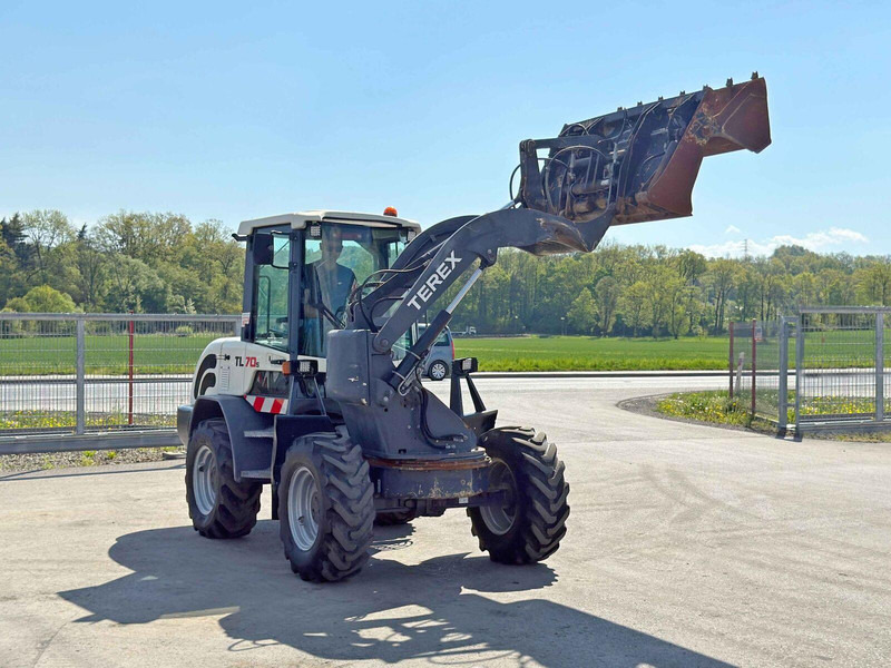 Terex TL 70 s * RADLADER * 4x4 * TOPZUSTAND - Utovarivač na kotačima: slika Terex TL 70 s * RADLADER * 4x4 * TOPZUSTAND - Utovarivač na kotačima Terex TL 70 s * RADLADER * 4x4 * TOPZUSTAND - Utovarivač na kotačima: slika Terex TL 70 s * RADLADER * 4x4 * TOPZUSTAND - Utovarivač na kotačima