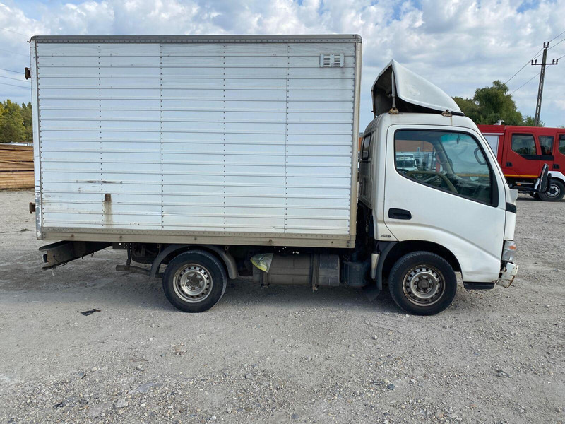 Toyota Dyna 100 3,0 D - Koffer - Dostavno vozilo sa zatvorenim sandukom: slika Toyota Dyna 100 3,0 D - Koffer - Dostavno vozilo sa zatvorenim sandukom Toyota Dyna 100 3,0 D - Koffer - Dostavno vozilo sa zatvorenim sandukom: slika Toyota Dyna 100 3,0 D - Koffer - Dostavno vozilo sa zatvorenim sandukom