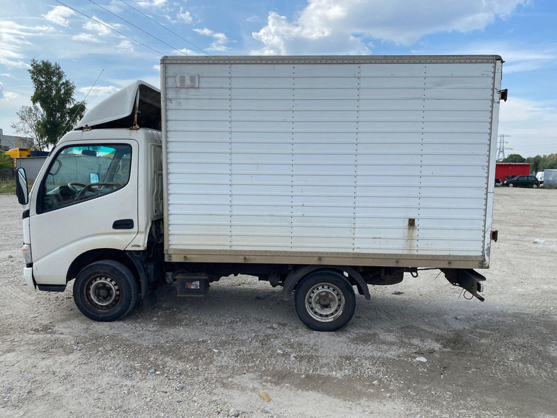 Toyota Dyna 100 3,0 D - Koffer - Dostavno vozilo sa zatvorenim sandukom: slika Toyota Dyna 100 3,0 D - Koffer - Dostavno vozilo sa zatvorenim sandukom Toyota Dyna 100 3,0 D - Koffer - Dostavno vozilo sa zatvorenim sandukom: slika Toyota Dyna 100 3,0 D - Koffer - Dostavno vozilo sa zatvorenim sandukom