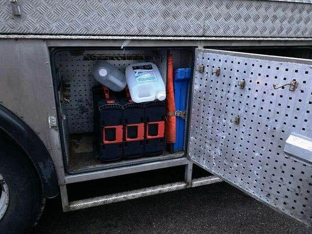 Podizna platforma montirana na kamion Volvo F 6 RAIL ROAD Platform Schienen TWO WAY: slika Podizna platforma montirana na kamion Volvo F 6 RAIL ROAD Platform Schienen TWO WAY