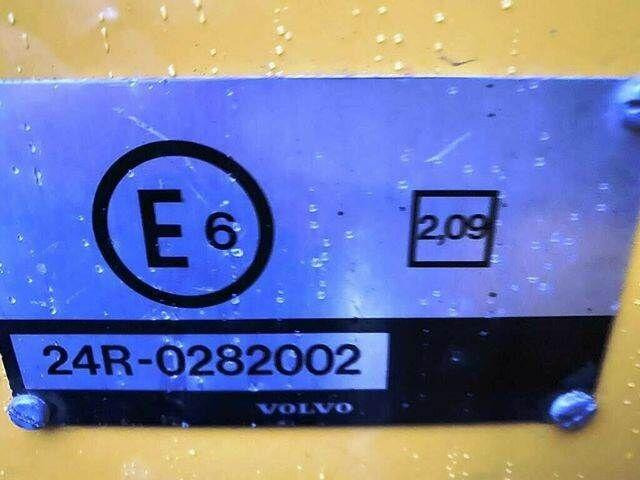 Volvo F 6 RAIL ROAD Platform Schienen TWO WAY - Podizna platforma montirana na kamion: slika Volvo F 6 RAIL ROAD Platform Schienen TWO WAY - Podizna platforma montirana na kamion Volvo F 6 RAIL ROAD Platform Schienen TWO WAY - Podizna platforma montirana na kamion: slika Volvo F 6 RAIL ROAD Platform Schienen TWO WAY - Podizna platforma montirana na kamion