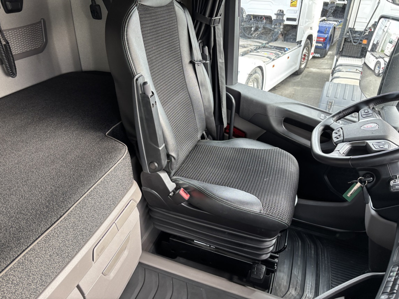 SCANIA R 530 A4x2NB - Tegljač: slika SCANIA R 530 A4x2NB - Tegljač SCANIA R 530 A4x2NB - Tegljač: slika SCANIA R 530 A4x2NB - Tegljač