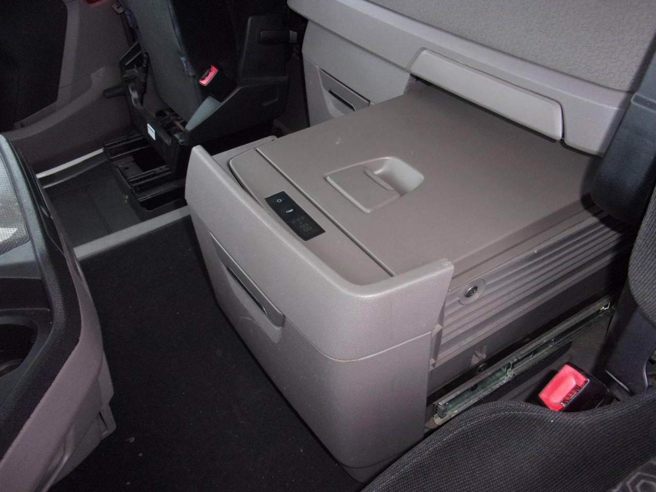 SCANIA R 410 A4x2NA - Tegljač: slika SCANIA R 410 A4x2NA - Tegljač SCANIA R 410 A4x2NA - Tegljač: slika SCANIA R 410 A4x2NA - Tegljač