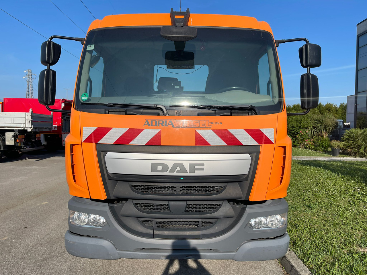 DAF LF280LE - Kamion s kukastom dizalicom: slika DAF LF280LE - Kamion s kukastom dizalicom DAF LF280LE - Kamion s kukastom dizalicom: slika DAF LF280LE - Kamion s kukastom dizalicom