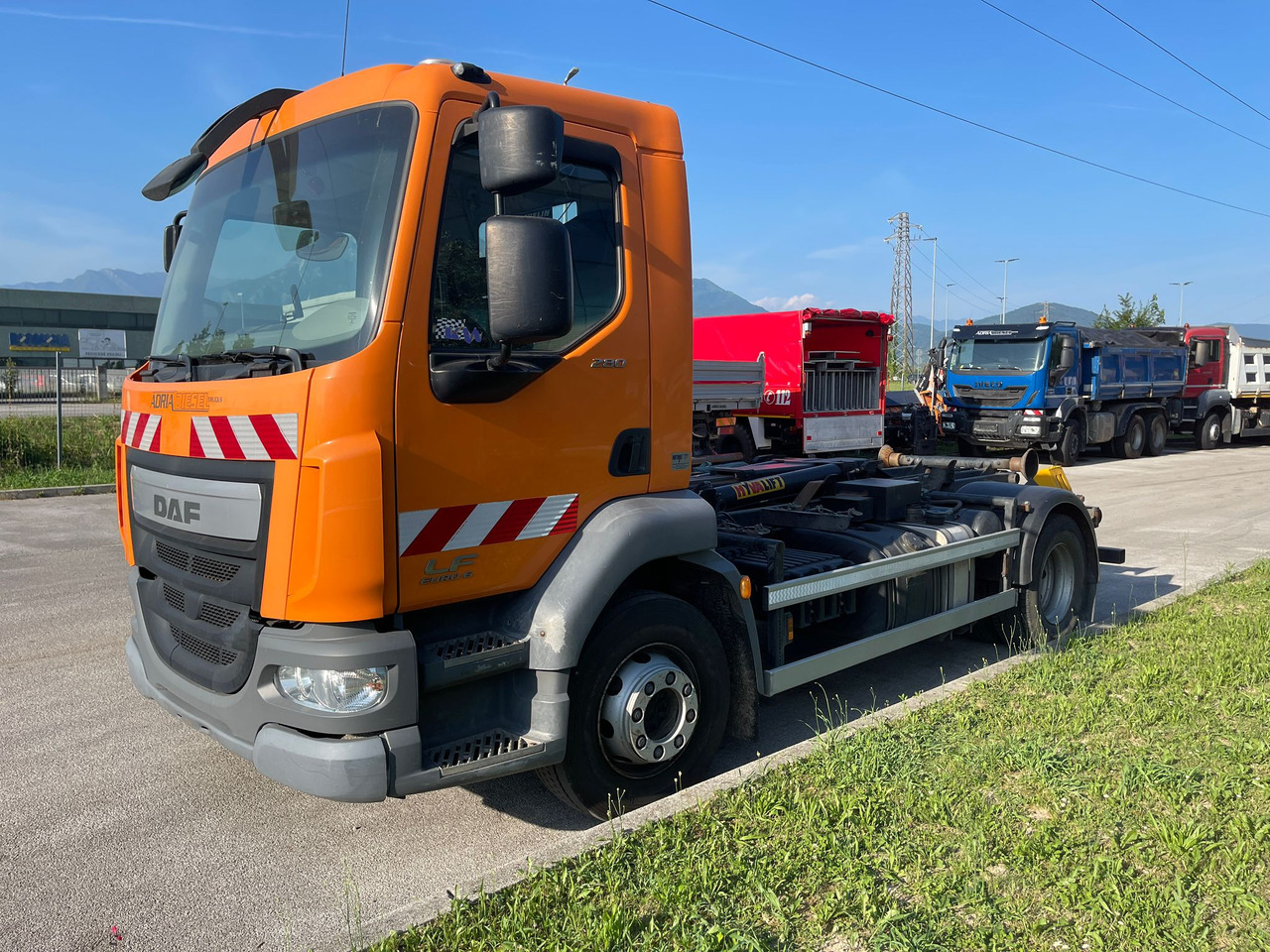 DAF LF280LE - Kamion s kukastom dizalicom: slika DAF LF280LE - Kamion s kukastom dizalicom DAF LF280LE - Kamion s kukastom dizalicom: slika DAF LF280LE - Kamion s kukastom dizalicom