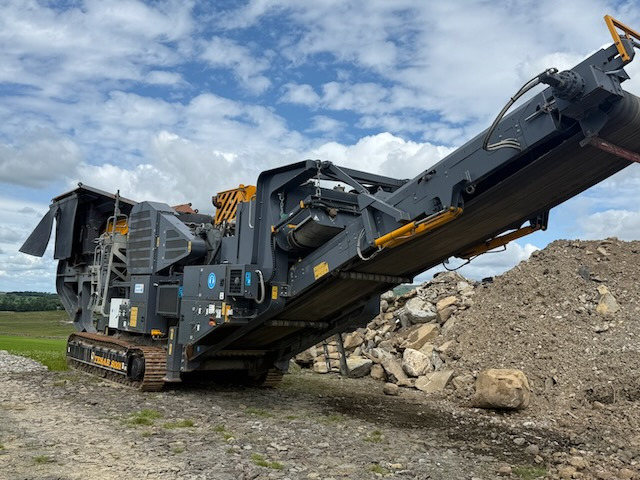 Tesab 800i - Čeljusna drobilica: slika Tesab 800i - Čeljusna drobilica Tesab 800i - Čeljusna drobilica: slika Tesab 800i - Čeljusna drobilica