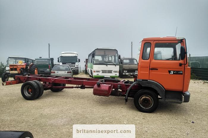 RENAULT Midliner S120 Turbo | Perkins 3.9 diesel engine | ZF manual - Kamion-šasija: slika RENAULT Midliner S120 Turbo | Perkins 3.9 diesel engine | ZF manual - Kamion-šasija RENAULT Midliner S120 Turbo | Perkins 3.9 diesel engine | ZF manual - Kamion-šasija: slika RENAULT Midliner S120 Turbo | Perkins 3.9 diesel engine | ZF manual - Kamion-šasija