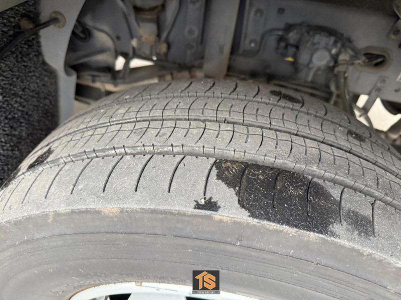 DAF LF 230 FA 12 TON - AUTOMATIC - ORIGINAL KM - TOP! - Kamion sandučar: slika DAF LF 230 FA 12 TON - AUTOMATIC - ORIGINAL KM - TOP! - Kamion sandučar DAF LF 230 FA 12 TON - AUTOMATIC - ORIGINAL KM - TOP! - Kamion sandučar: slika DAF LF 230 FA 12 TON - AUTOMATIC - ORIGINAL KM - TOP! - Kamion sandučar