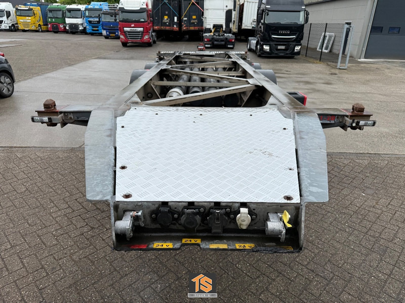 Van Hool 3B2013 20FT - ADR - MERCEDES AXLE - DRUM BRAKE - NL TOP TRAILER - 3x AVAILABLE! - Transporter kontejnera/ Poluprikolica s izmjenjivim sanducima: slika Van Hool 3B2013 20FT - ADR - MERCEDES AXLE - DRUM BRAKE - NL TOP TRAILER - 3x AVAILABLE! - Transporter kontejnera/ Poluprikolica s izmjenjivim sanducima Van Hool 3B2013 20FT - ADR - MERCEDES AXLE - DRUM BRAKE - NL TOP TRAILER - 3x AVAILABLE! - Transporter kontejnera/ Poluprikolica s izmjenjivim sanducima: slika Van Hool 3B2013 20FT - ADR - MERCEDES AXLE - DRUM BRAKE - NL TOP TRAILER - 3x AVAILABLE! - Transporter kontejnera/ Poluprikolica s izmjenjivim sanducima