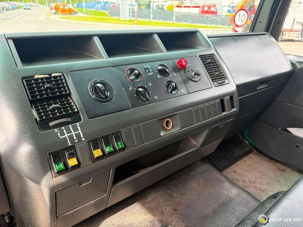 Kamion-šasija MAN Star 266 BRIGADE VEHICLE 6x6 Passenger transport: slika Kamion-šasija MAN Star 266 BRIGADE VEHICLE 6x6 Passenger transport Kamion-šasija MAN Star 266 BRIGADE VEHICLE 6x6 Passenger transport: slika Kamion-šasija MAN Star 266 BRIGADE VEHICLE 6x6 Passenger transport