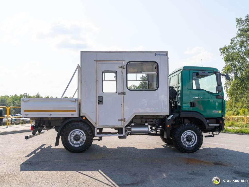 MAN TGM 13.240 4x4 BL Double Cab Camper BUS - Kamion-šasija: slika MAN TGM 13.240 4x4 BL Double Cab Camper BUS - Kamion-šasija MAN TGM 13.240 4x4 BL Double Cab Camper BUS - Kamion-šasija: slika MAN TGM 13.240 4x4 BL Double Cab Camper BUS - Kamion-šasija