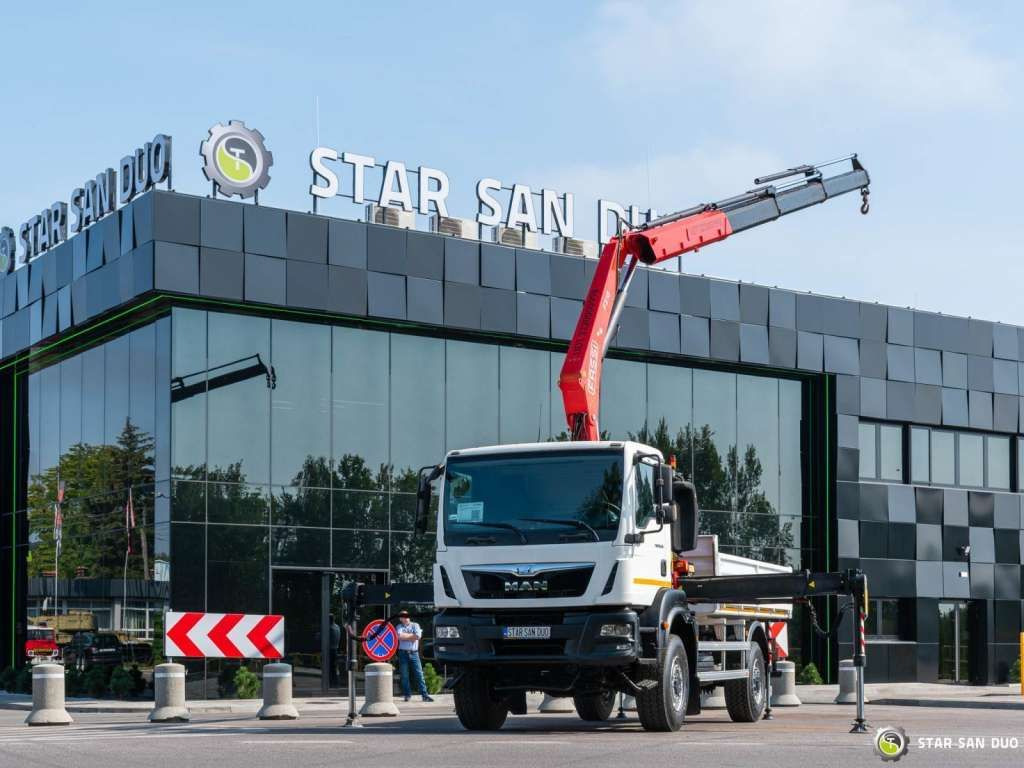 MAN TGM 18.250 4x4 Fassi F215A.0.23 Active HDS Cran - Kamion s kranom: slika MAN TGM 18.250 4x4 Fassi F215A.0.23 Active HDS Cran - Kamion s kranom MAN TGM 18.250 4x4 Fassi F215A.0.23 Active HDS Cran - Kamion s kranom: slika MAN TGM 18.250 4x4 Fassi F215A.0.23 Active HDS Cran - Kamion s kranom