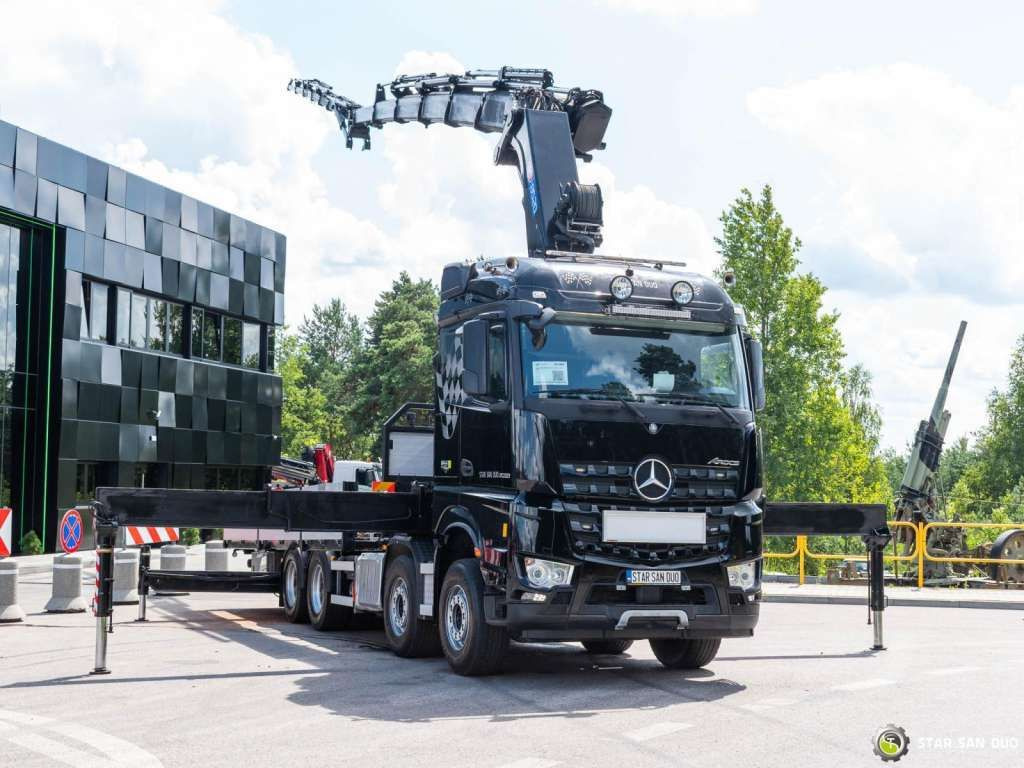 Mercedes-Benz AROCS 3251 8x4 HMF 8520 Fly Jib Winch - Kamion s kranom: slika Mercedes-Benz AROCS 3251 8x4 HMF 8520 Fly Jib Winch - Kamion s kranom Mercedes-Benz AROCS 3251 8x4 HMF 8520 Fly Jib Winch - Kamion s kranom: slika Mercedes-Benz AROCS 3251 8x4 HMF 8520 Fly Jib Winch - Kamion s kranom