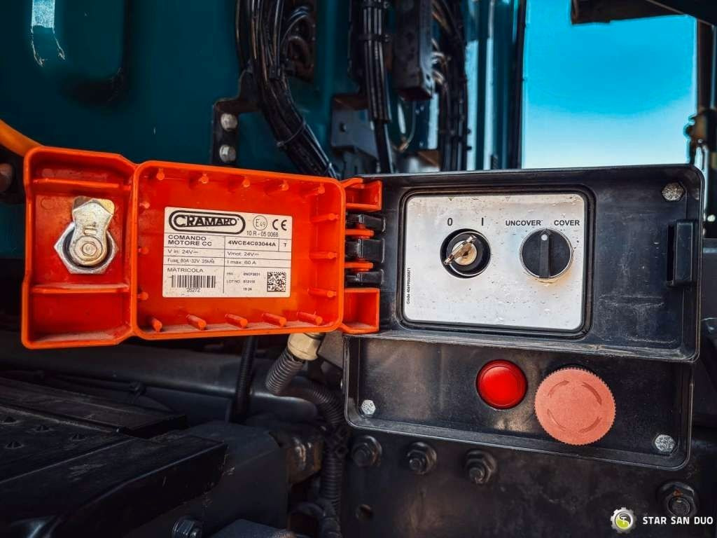 Kamion-šasija Mercedes-Benz Zetros 1833 4x4 Kipper Camper Chassis: slika Kamion-šasija Mercedes-Benz Zetros 1833 4x4 Kipper Camper Chassis