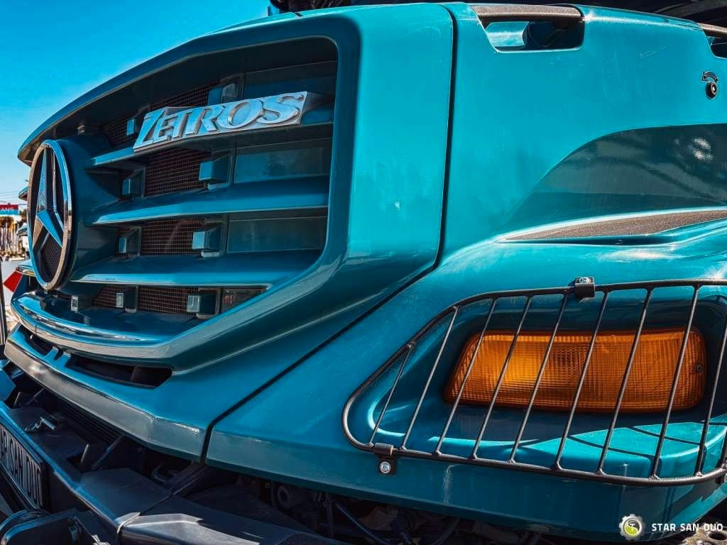 Kamion-šasija Mercedes-Benz Zetros 1833 4x4 Kipper Camper Chassis: slika Kamion-šasija Mercedes-Benz Zetros 1833 4x4 Kipper Camper Chassis