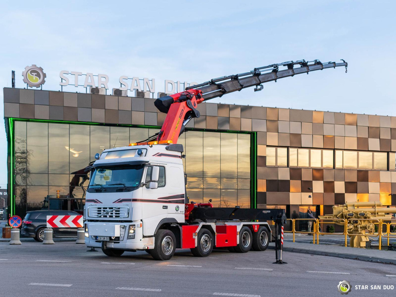 - Kamion s kranom: slika - Kamion s kranom - Kamion s kranom: slika - Kamion s kranom