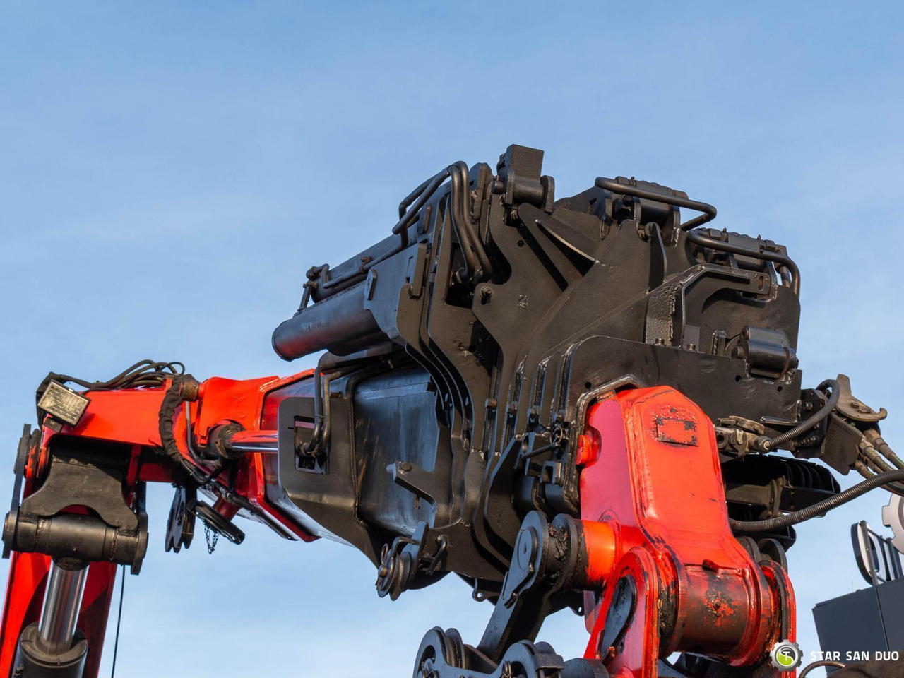 Kamion s kranom : slika Kamion s kranom