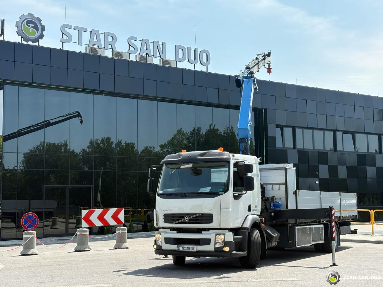 - Kamion s kranom: slika - Kamion s kranom - Kamion s kranom: slika - Kamion s kranom