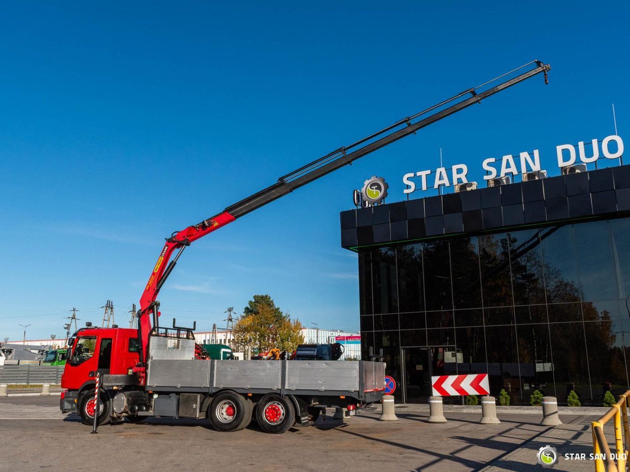 - Kamion s kranom: slika - Kamion s kranom - Kamion s kranom: slika - Kamion s kranom