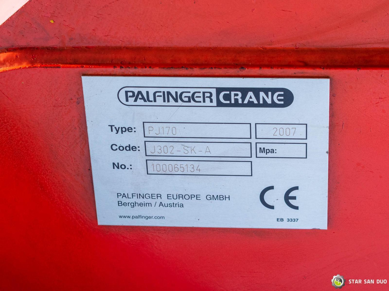 Kamion s kranom : slika Kamion s kranom