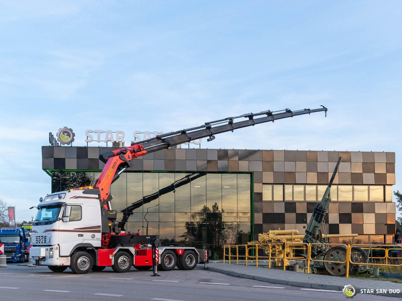 - Kamion s kranom: slika - Kamion s kranom - Kamion s kranom: slika - Kamion s kranom