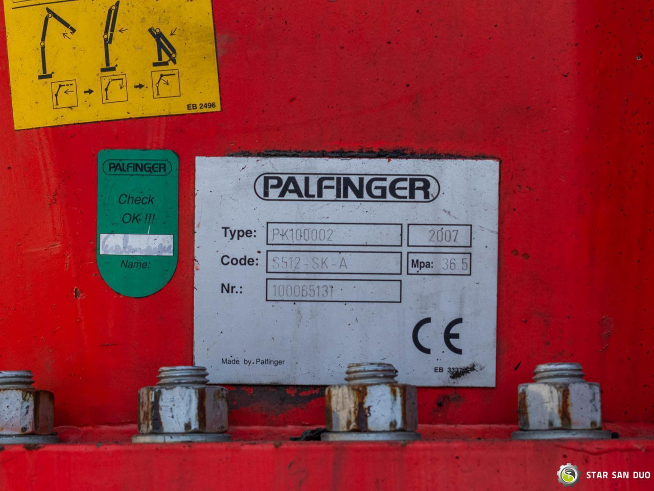 Kamion s kranom : slika Kamion s kranom