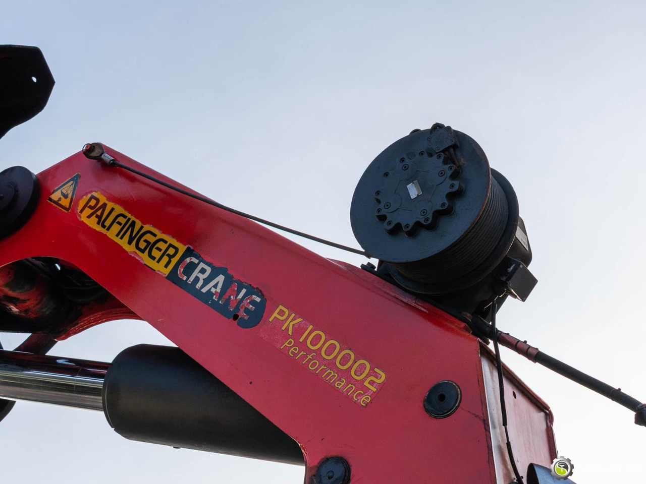 Kamion s kranom : slika Kamion s kranom