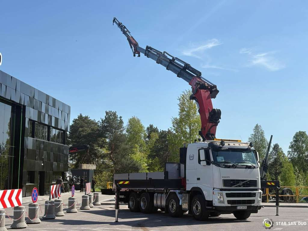 Volvo FH 520 8x4 HMF THOR K6 Fly Jib Euro 4 Winch - Kamion s kranom: slika Volvo FH 520 8x4 HMF THOR K6 Fly Jib Euro 4 Winch - Kamion s kranom Volvo FH 520 8x4 HMF THOR K6 Fly Jib Euro 4 Winch - Kamion s kranom: slika Volvo FH 520 8x4 HMF THOR K6 Fly Jib Euro 4 Winch - Kamion s kranom
